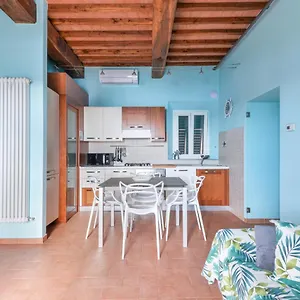 Per 4 Sul Mare A Rio Marina, Elba Rio Marina